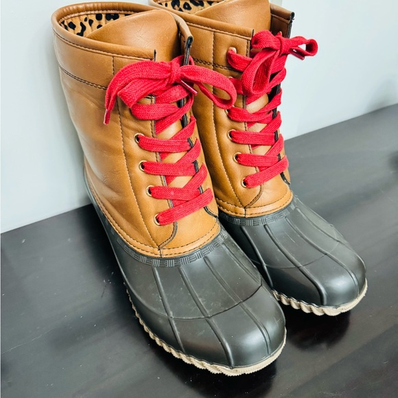 Shoes - Stylish Brown and Black Women's Boots with Red Laces